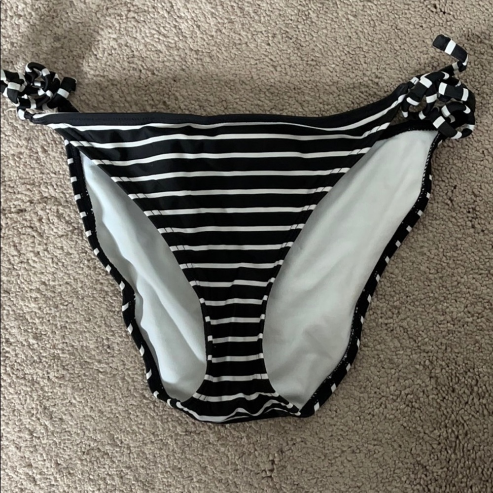 matching striped bikini bottoms